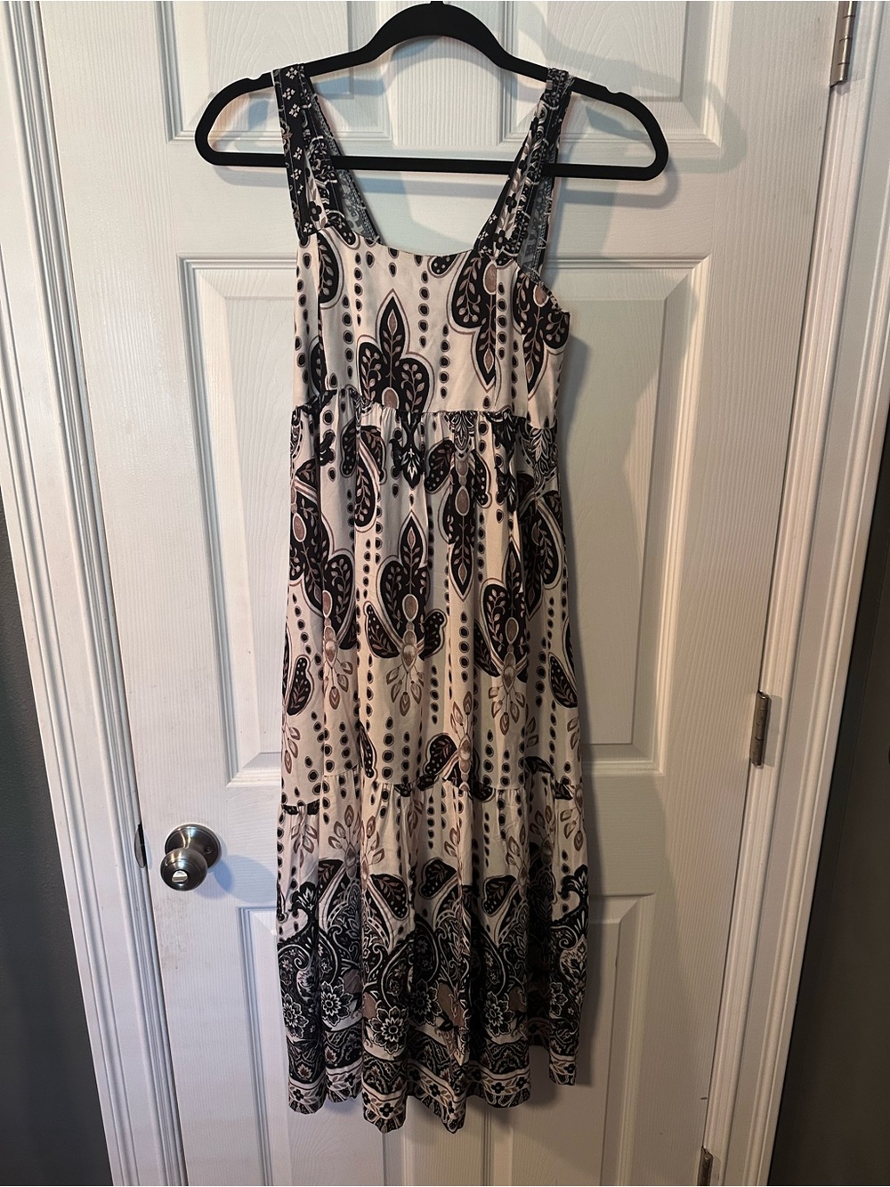 Black & White Paisley Sleeveless Maxi Dress